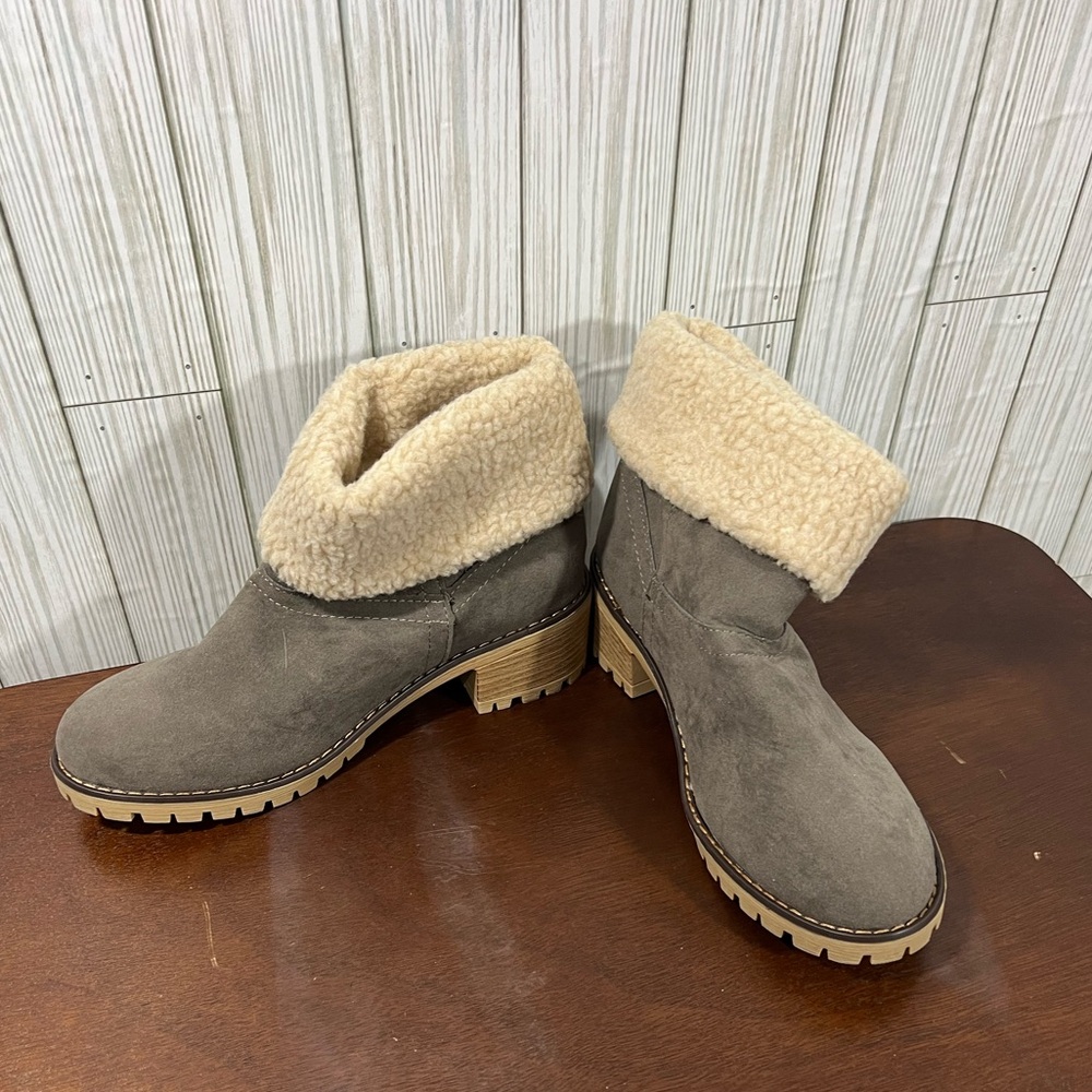 NWOT- GRAY FUZZY 1/2 BOOTS - Picture 1 of 5
